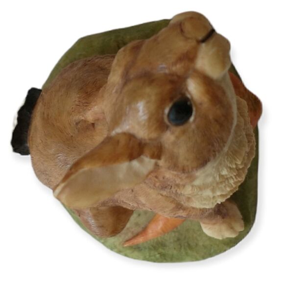 Bunny Rabbit Figure VCH England Vintage Scratching Ear Handpainted Resin Carrot. - Picture 15 of 16